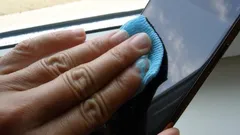 Keine lästigen Kratzer mehr: Ein einfacher Trick, der Ihr Smartphone-Display zum Glänzen bringt